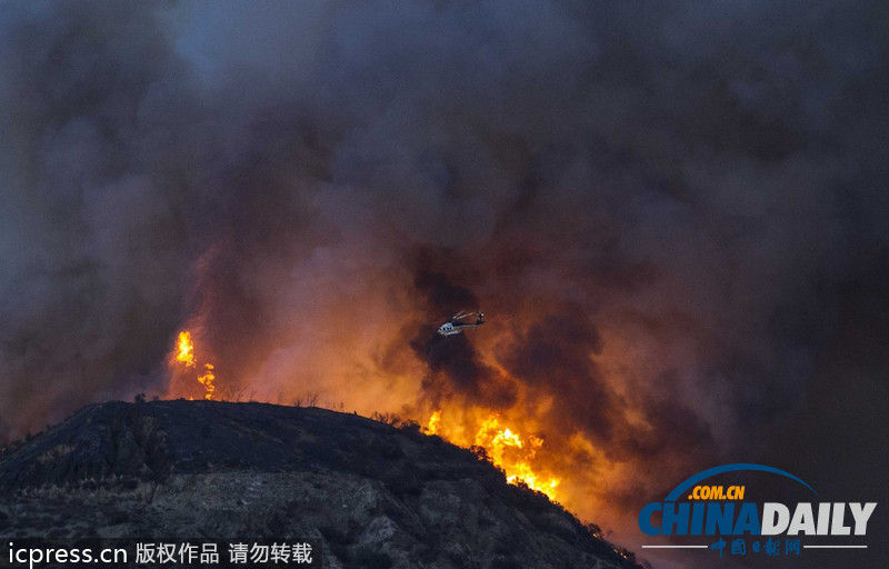 洛杉矶发生了大规模的山火，火势失控，已经导致超过1100栋建筑被毁。，这场山火给当地带来了极大的破坏，无数家庭失去了家园。此外，山火还可能对当地的环境和野生动物造成长期的影响。，目前，灭火工作正在进行中，但火势仍然非常严峻。建议保持关注，及时获取最新的消息和报道。同时，也为受灾地区的人们祈祷，希望他们尽快度过难关，重建家园。