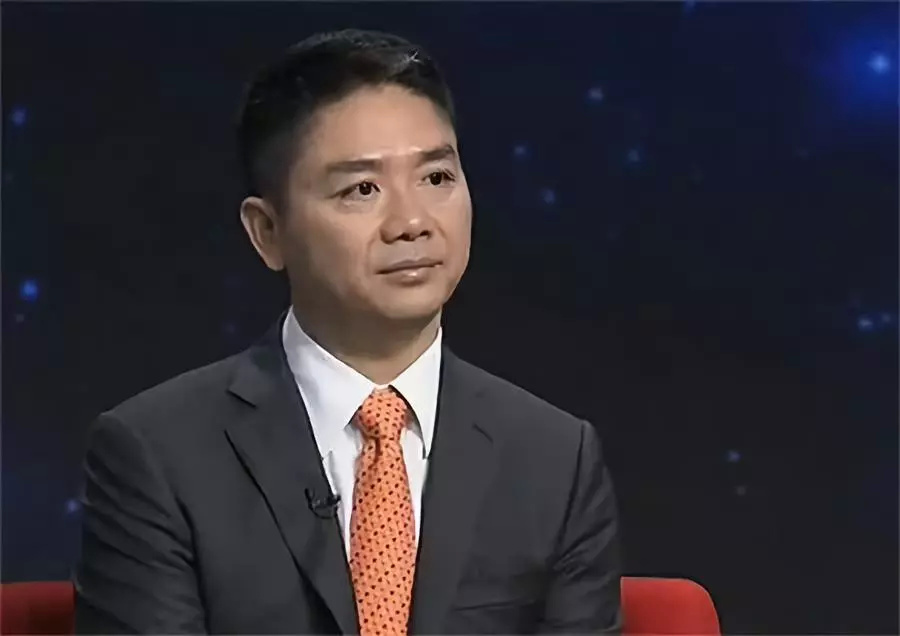 刘强东是京东集团的创始人和CEO，关于他收村民500元76个茶叶蛋的说法，暂时无法确定其真实性。如果您有更多关于此事的详细信息，可以提供给我，我将尽力帮助您确认这一事件的真实性。，值得注意的是，刘强东一直以来都非常注重企业的社会责任和公益事业。他曾在多个场合表示，企业不仅要追求商业成功，还要积极承担社会责任，回馈社会。因此，即使这个故事是真实的，也应该是在特定的情境和背景下发生的，不能简单地将其视为刘强东个人行为的代表。