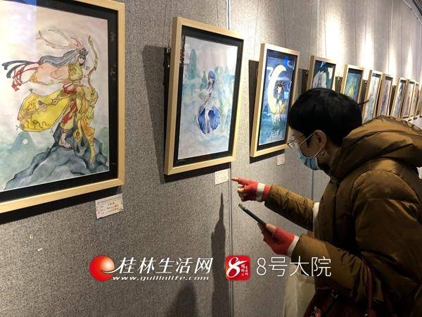 3少年点燃商场画展险酿大祸