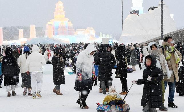 哈尔滨一公司禁止员工游玩冰雪大世界